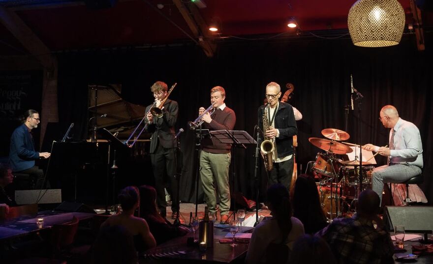 Hammerhead sextet on stage